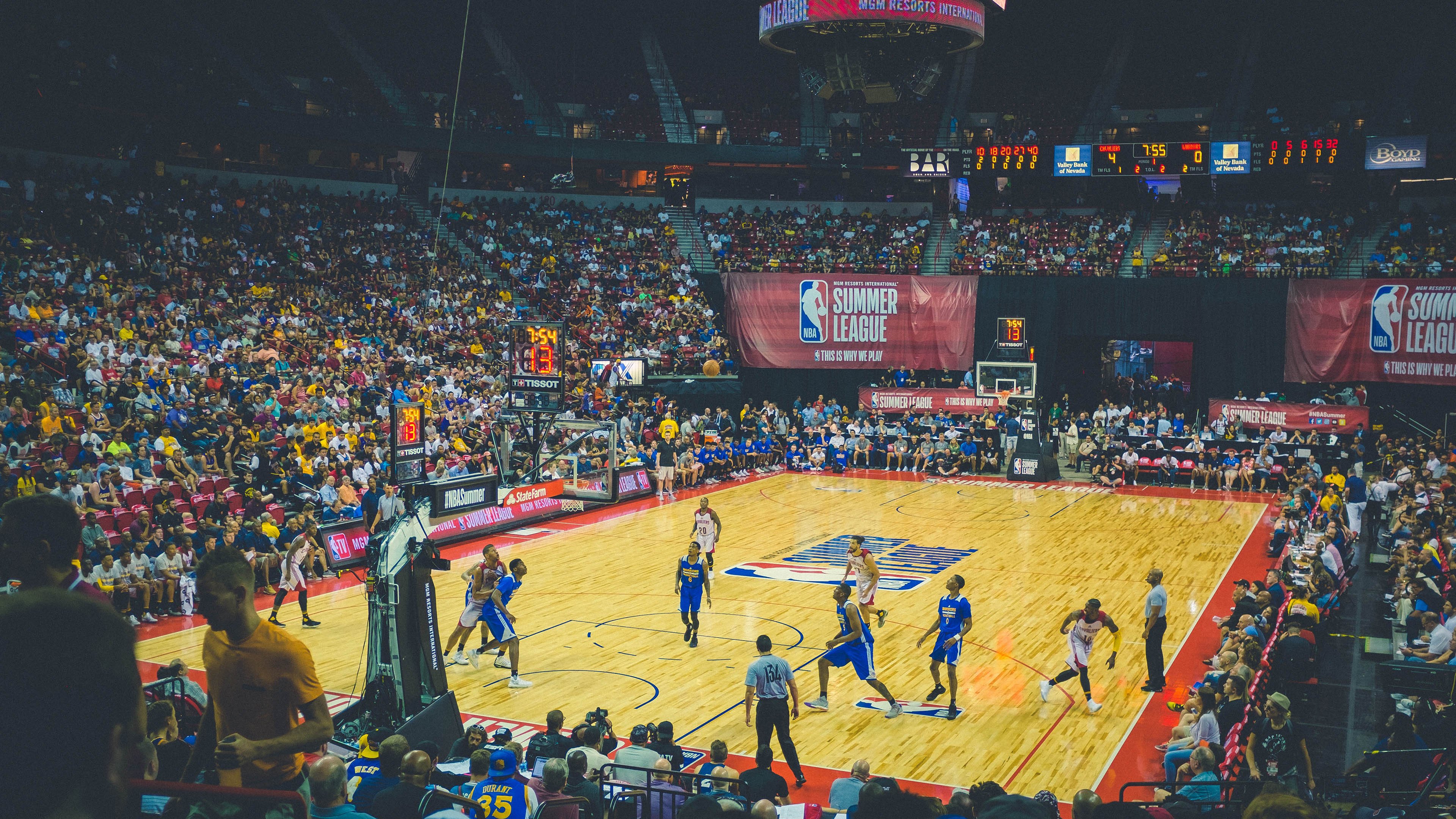 包含国王杯转会风云：密尔沃基雄鹿盯上锋线强援，伊布或成交易筹码的词条