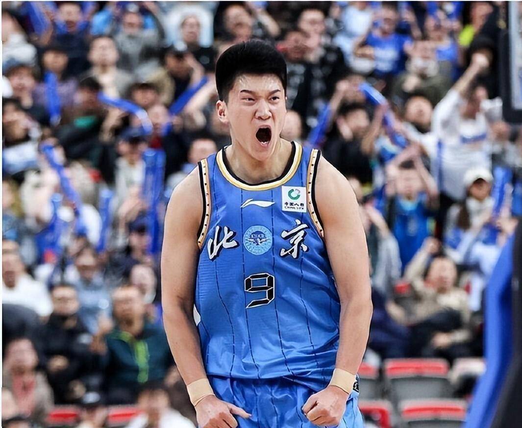  夏季联赛四强战爆出冷门！金州勇士爆冷广厦男篮，争冠形势突变